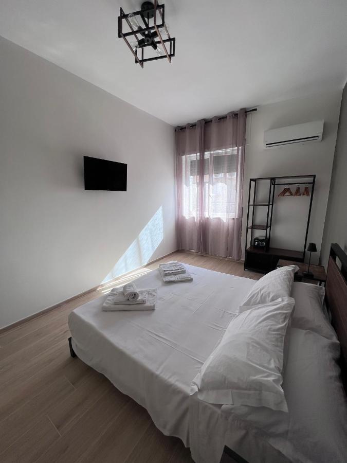 Medusa Duomo Guest House เนเปิลส์ ภายนอก รูปภาพ