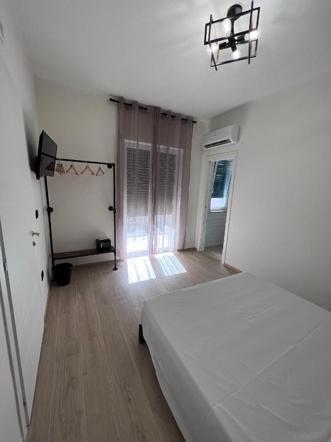 Medusa Duomo Guest House เนเปิลส์ ภายนอก รูปภาพ