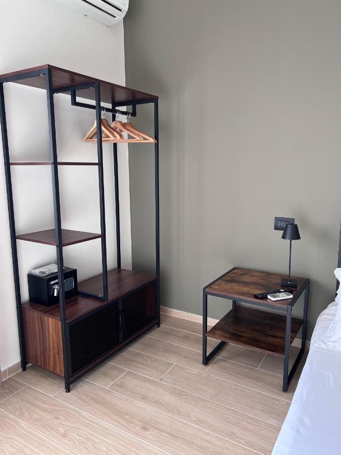 Medusa Duomo Guest House เนเปิลส์ ภายนอก รูปภาพ