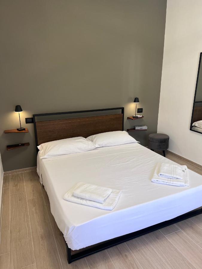 Medusa Duomo Guest House เนเปิลส์ ภายนอก รูปภาพ