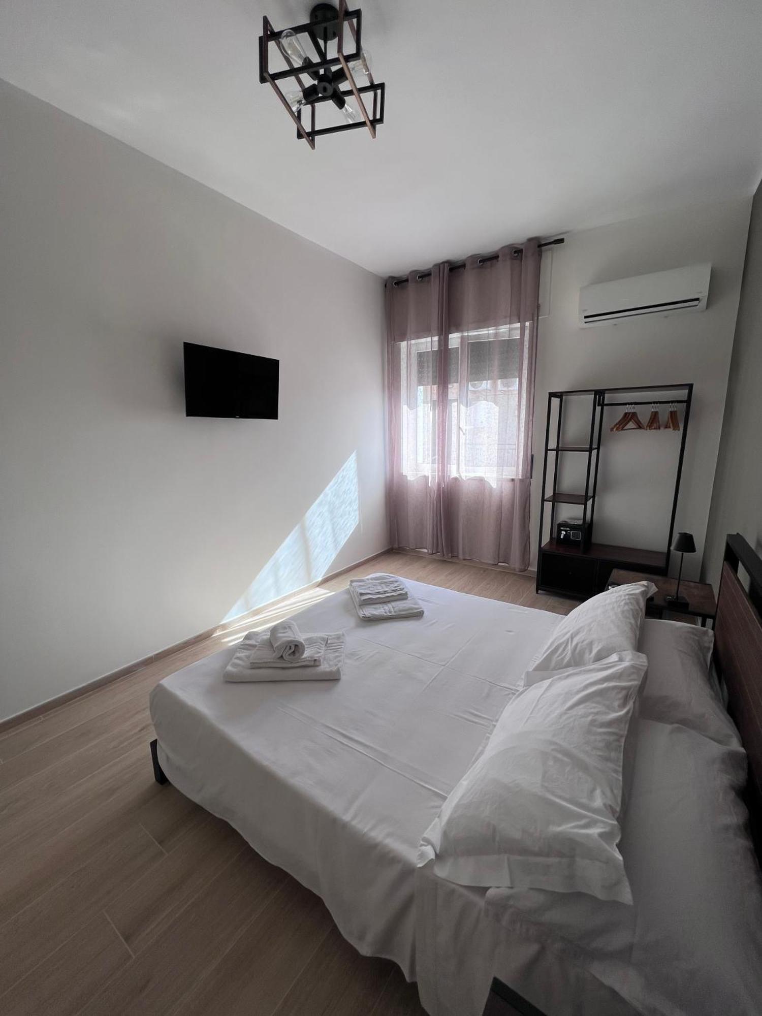 Medusa Duomo Guest House เนเปิลส์ ภายนอก รูปภาพ